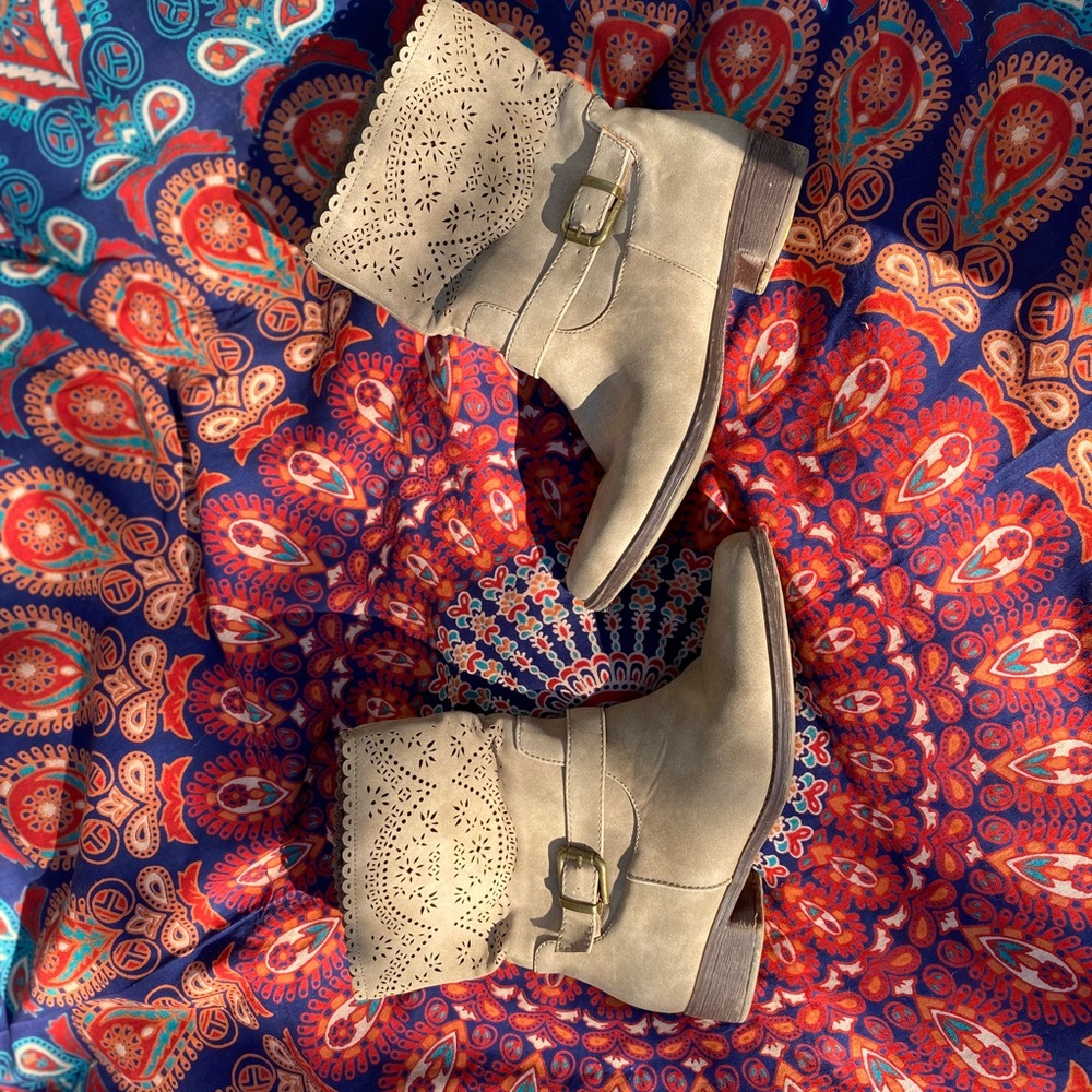 Size 8.5, mid-rise booties